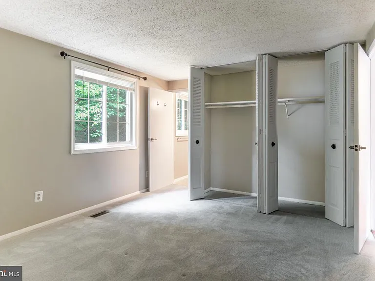 5906 Oak Leather Dr — Photo 15