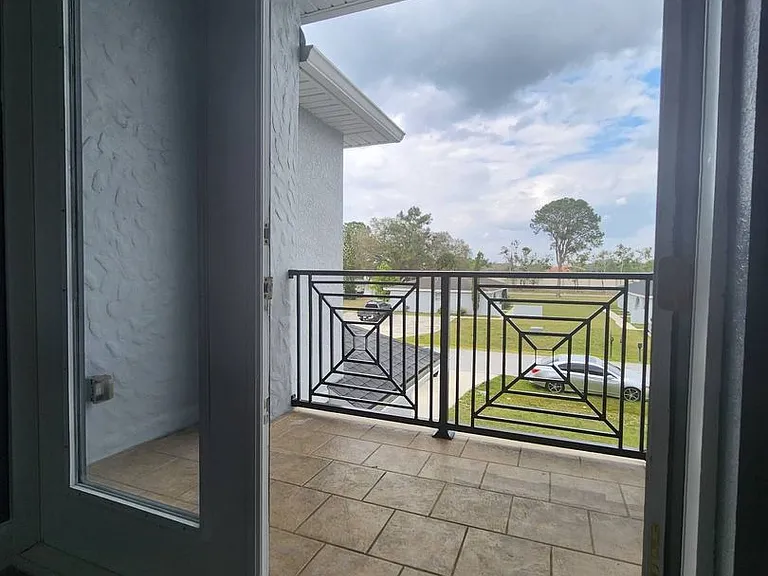 328 Dundee Dr — Photo 40