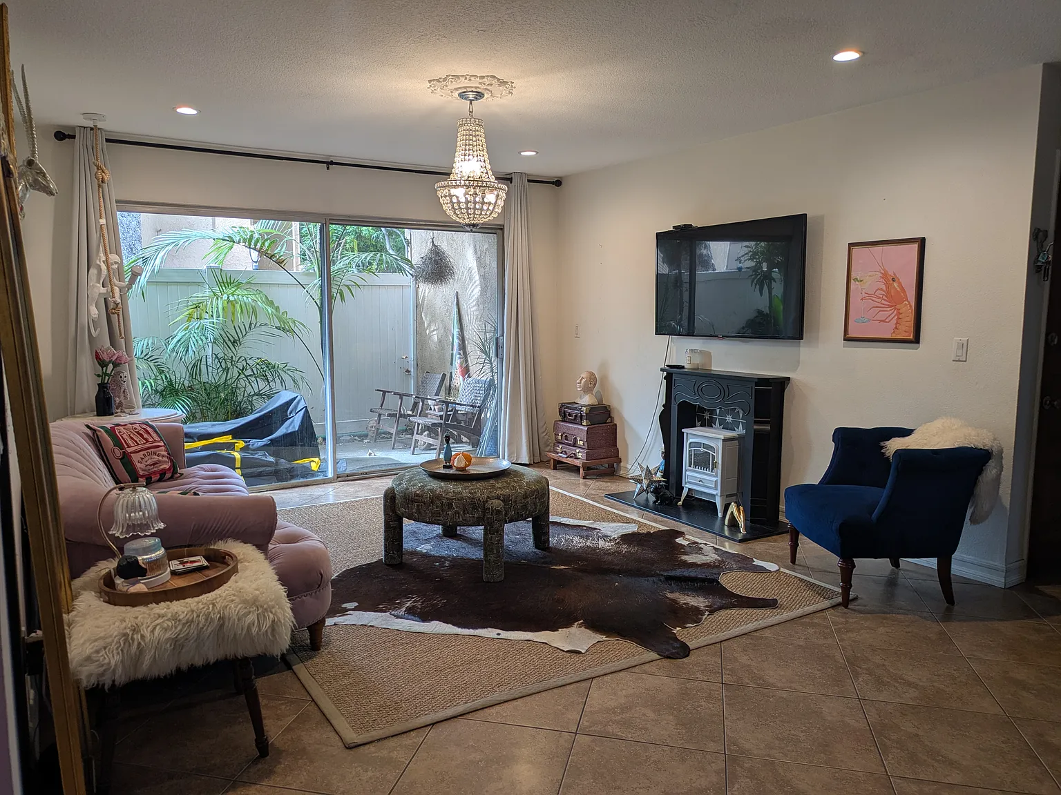 3 bed, 1118 sqft, $3,300 — Photo 2