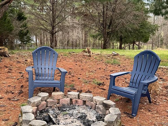 4th image of 693 Scotts Chapel Rd