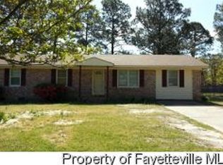 5303 Parkton Rd, Hope Mills, NC 28348