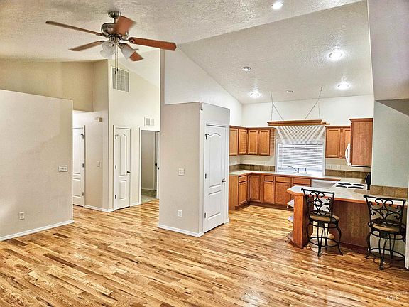 5th image of 16478 N Elderberry Cir