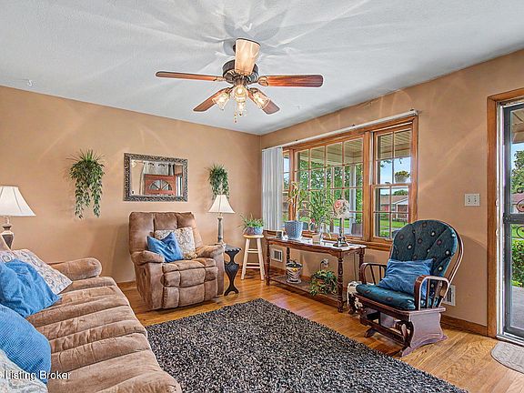 5th image of 6208 Darrell Ct