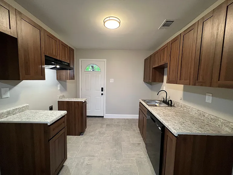 3028 Waynoka Ave — Photo 3