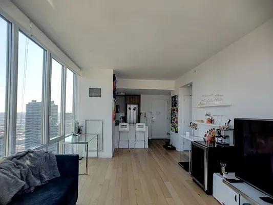 Rented by Compass | media 11