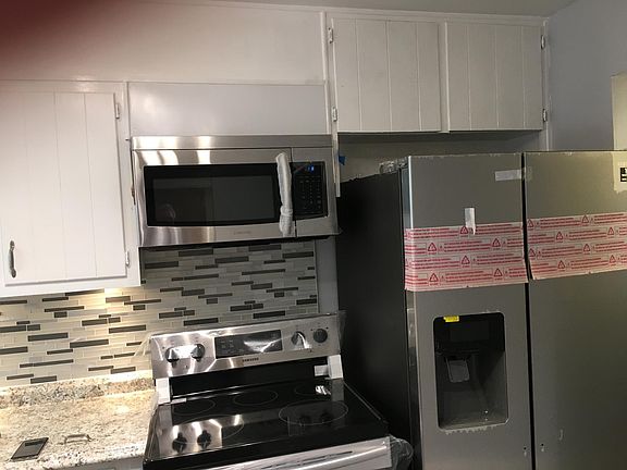 New kitchen back splash