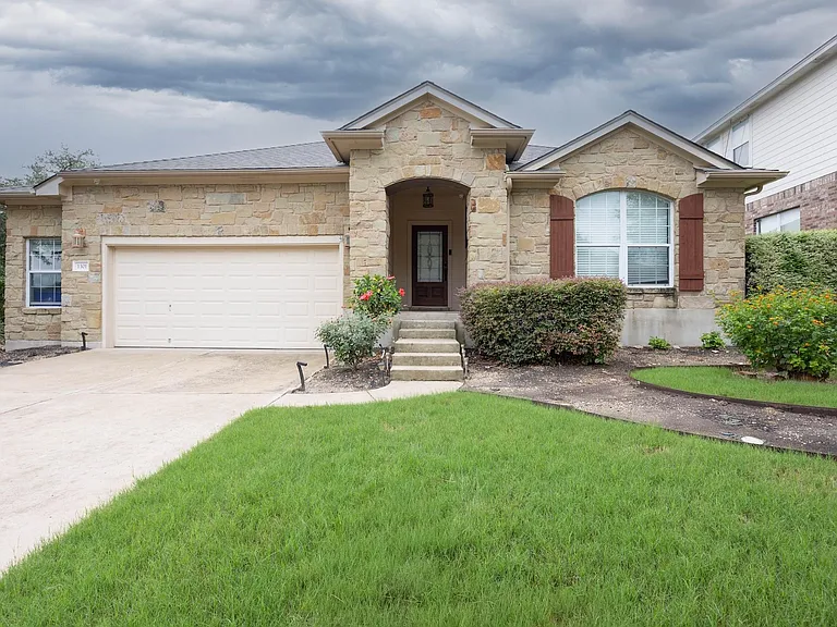 1301 Rimstone Dr — Photo 1