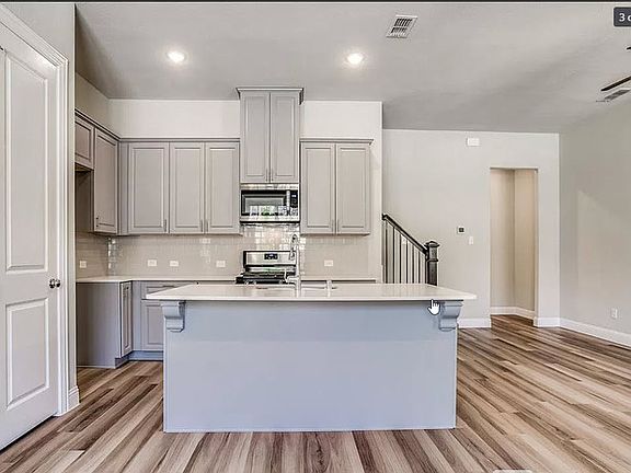 4th image of 2225 Pinnacle Ln #2225