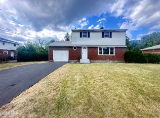 4 Warwick Ave, Albany, NY 12205