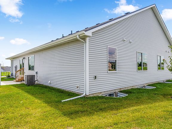 5th image of 1531 Foxtail Dr SE