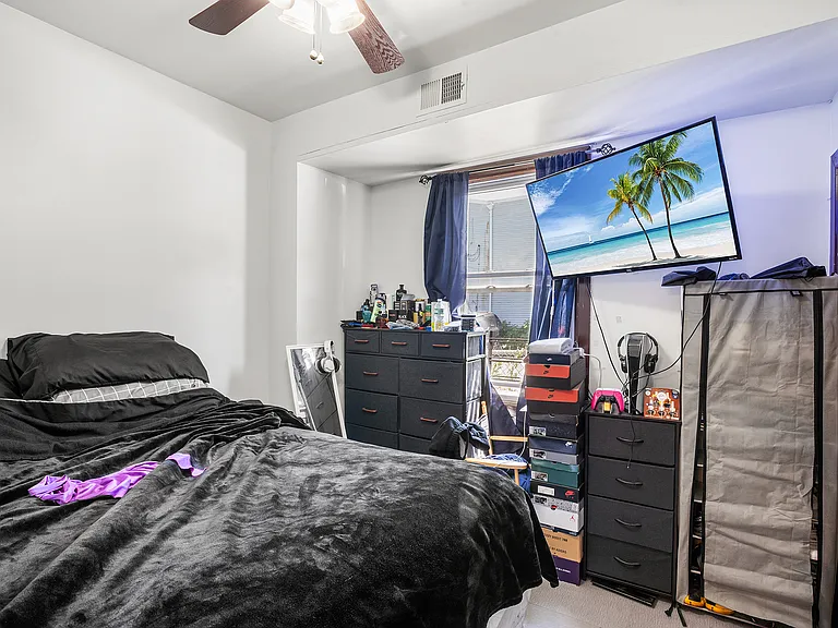 107 Oxford Ave #1 — Photo 9