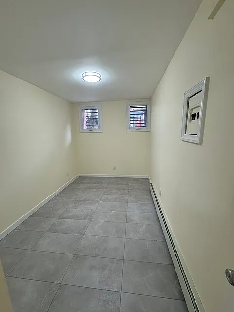 2 bed, 700 sqft, $2,100 — Photo 2