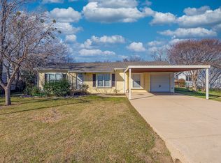 110 S 5th St, Alvarado, TX 76009