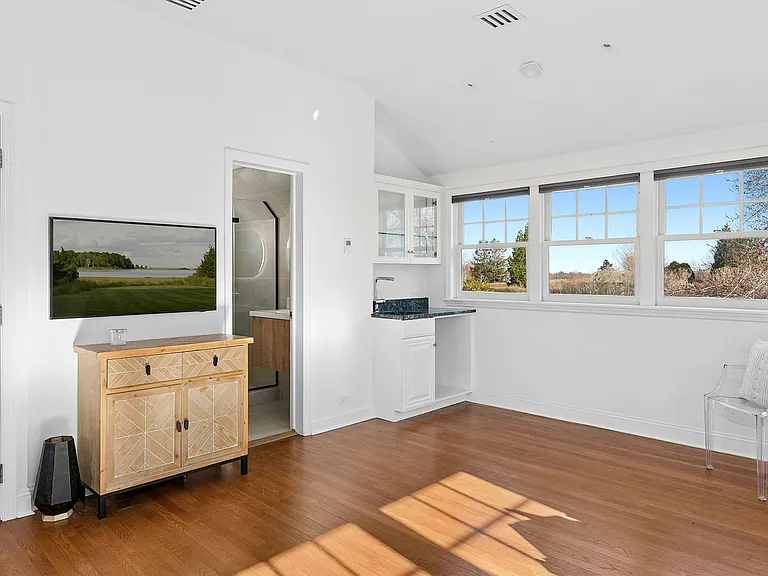 Farmview Dr — Photo 16