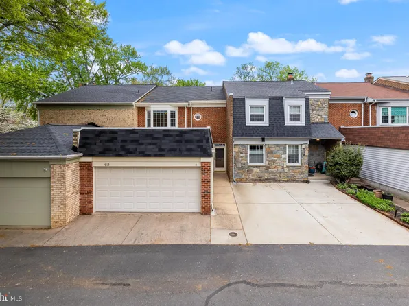 916 Moorefield Creek Rd SW, Vienna, VA 22180
