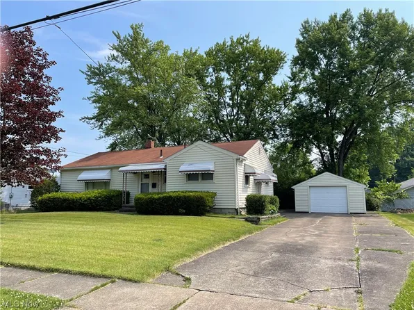 1561 Greenwood Ave, Girard, OH 44420