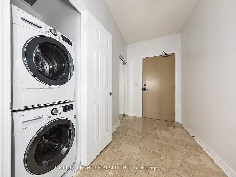 18 Holmes Ave #1712 — Photo 5
