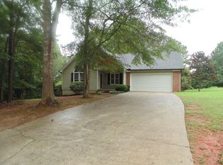 1300 Post Oak Ct, Winder, GA 30680