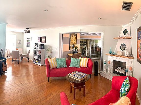 3rd image of 5021 Winchester Dr