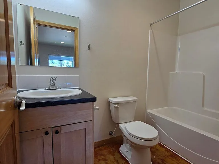 132 SW Avery Ave — Photo 7