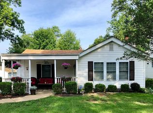 1015 Twin Pine Dr, Saint Louis, MO