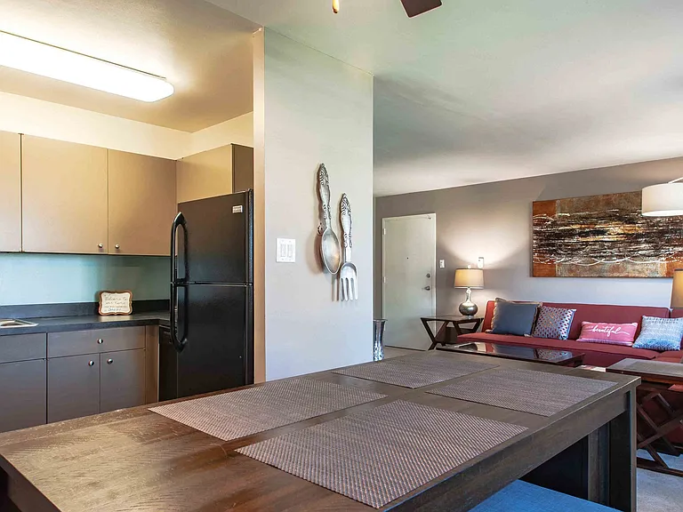 Camp Hill Plaza Apartment Homes — Photo 4