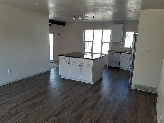3rd image of 1 Goldweed Ct