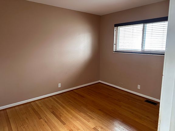 3rd image of 1207 McKinley St