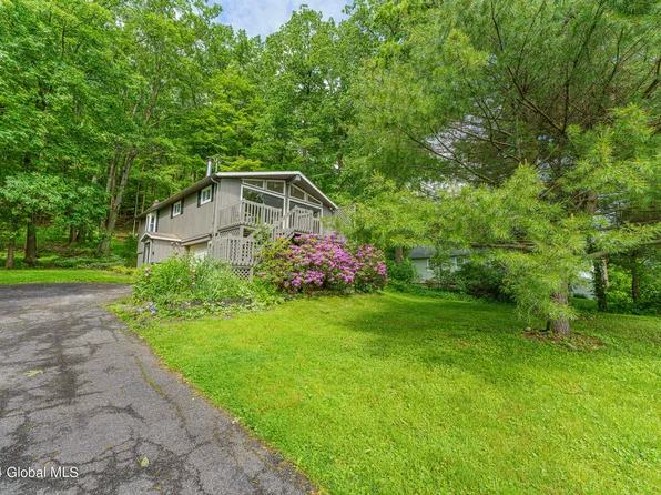 937 Altamont Voorheesville Road, Guilderland, NY 12009