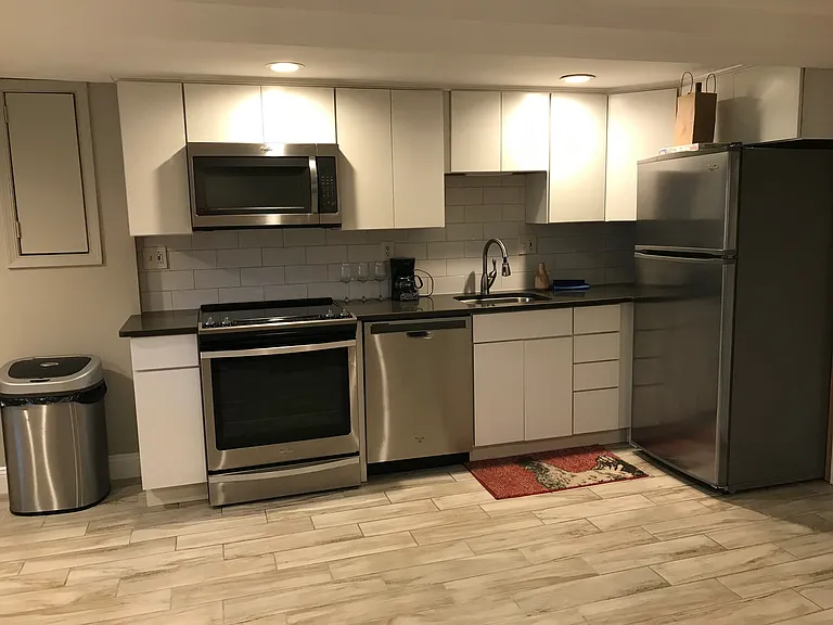 407 S Carolina Ave SE #B — Photo 2