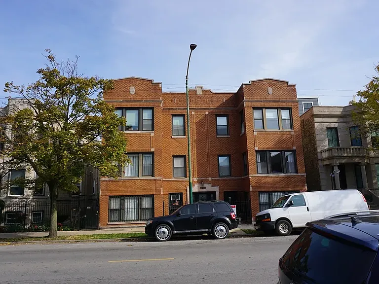 2429 N California Ave #1 — Photo 1
