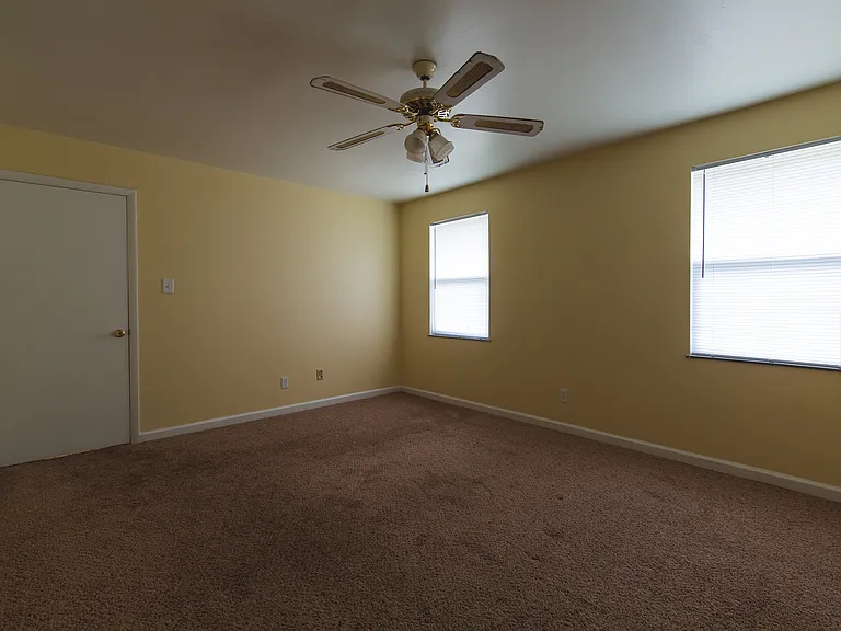 215 W Troy Ave #215C — Photo 12