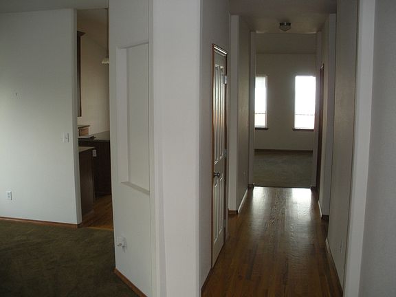 5th image of 15816 124th Ave E