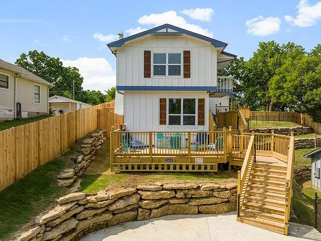 W Easton Pl, Tulsa — Photo 2