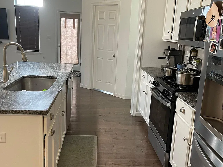 1564 Zestar Dr — Photo 14