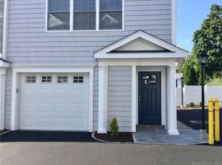 12 Bloomfield Dr #A, Fairfield, CT 06825