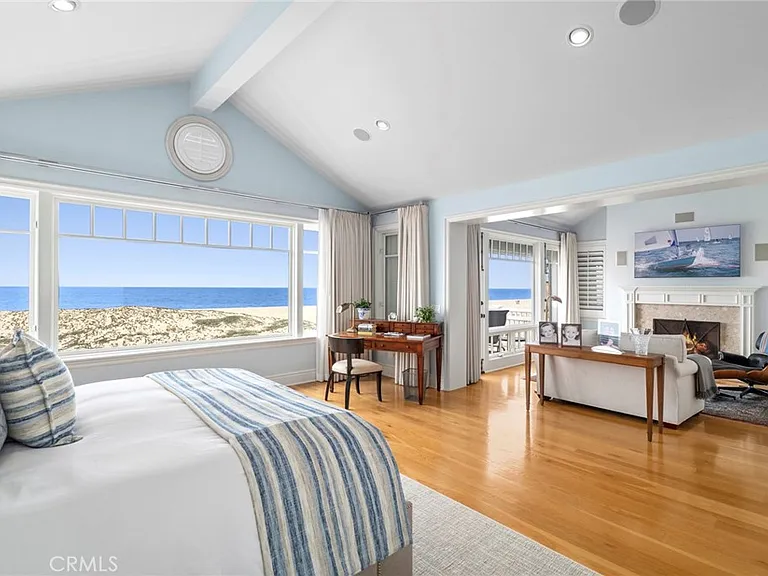 1550 E Oceanfront — Photo 14