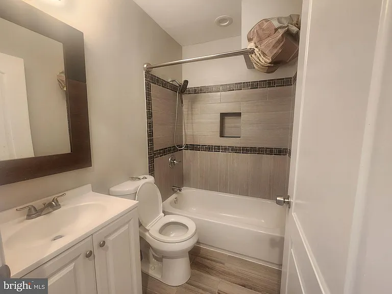 303 Folcroft St #2 — Photo 6