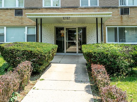 3rd image of 6161 N Hoyne Ave #D408