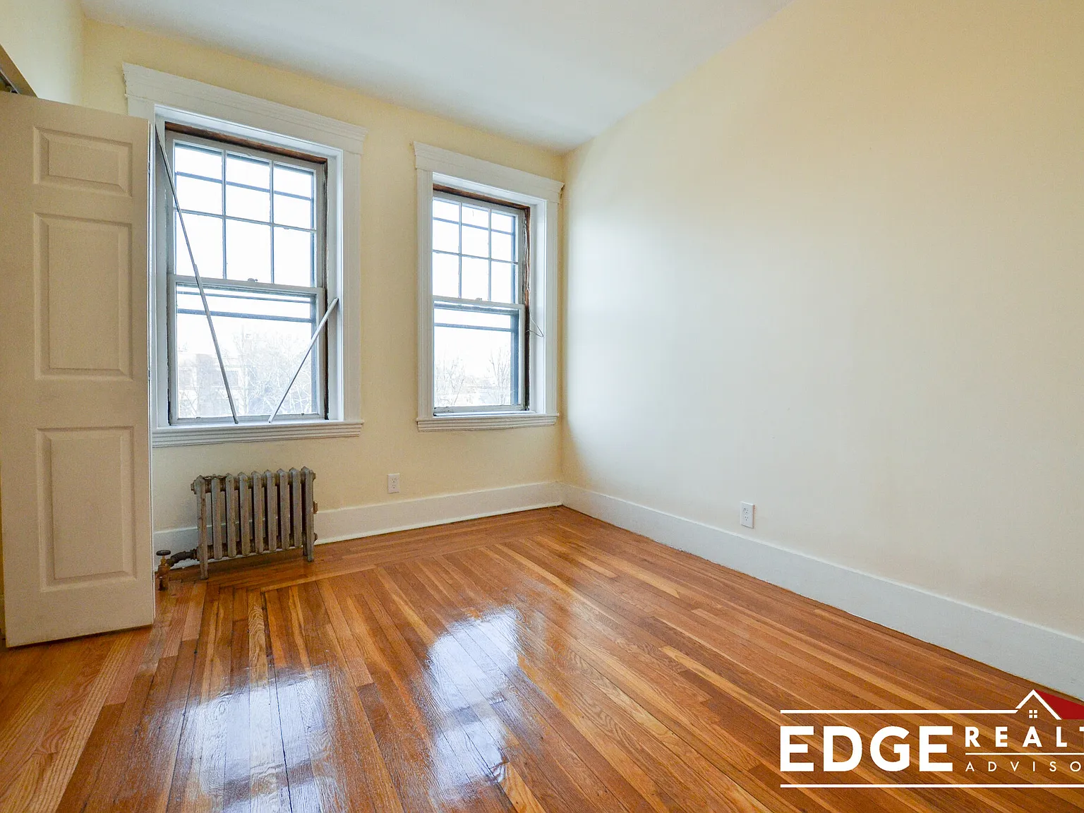 2 bed, 900 sqft, $3,190 — Photo 2