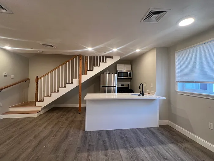 28 Otis St #28R — Photo 5