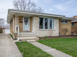 7112 Wright Ter, Niles, IL 60714