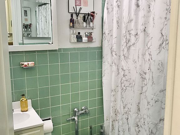 4th image of 234 E 81st St APT 3A