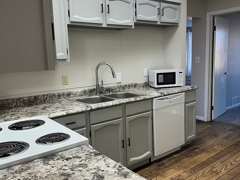 105.5 N Saginaw St #1 — Photo 27