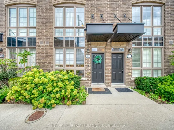 26 Ernest Ave #20, Toronto, ON M6P 0B8
