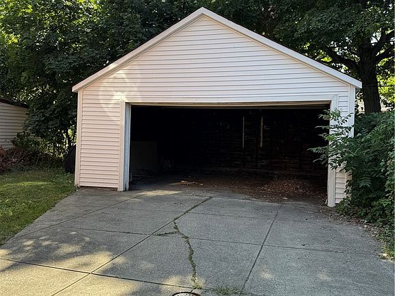 3rd image of 1426 E 175th St