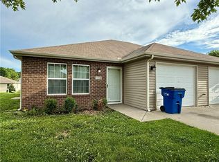 118 SW Rock Garden Ln, Blue Springs, MO 64064