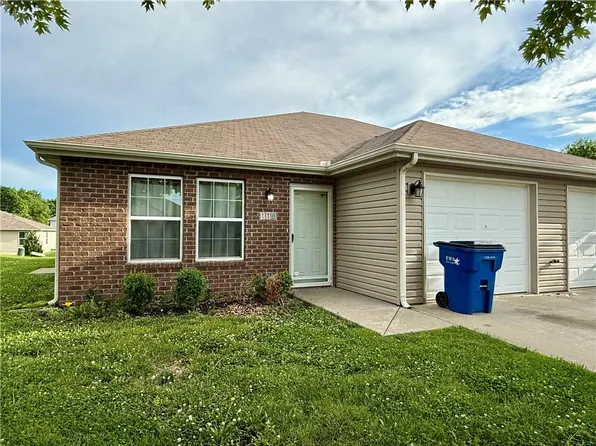 118 SW Rock Garden Ln, Blue Springs, MO 64064
