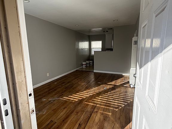 Entrance ... Living Room