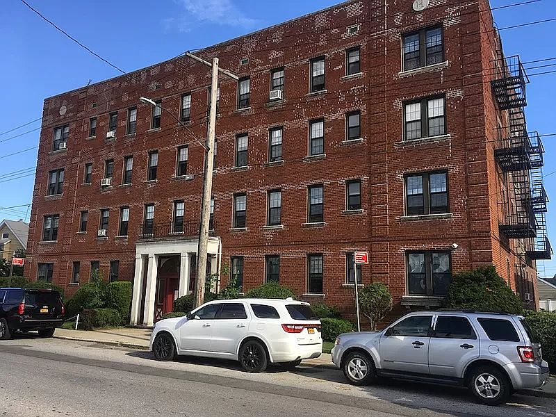 2nd image of 21946 93rd Ave